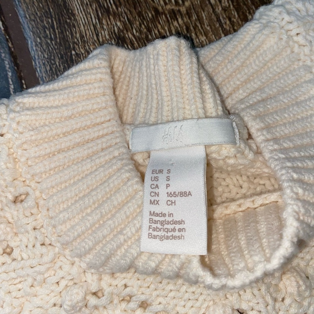 H&M Sweater - Picture 5 of 6